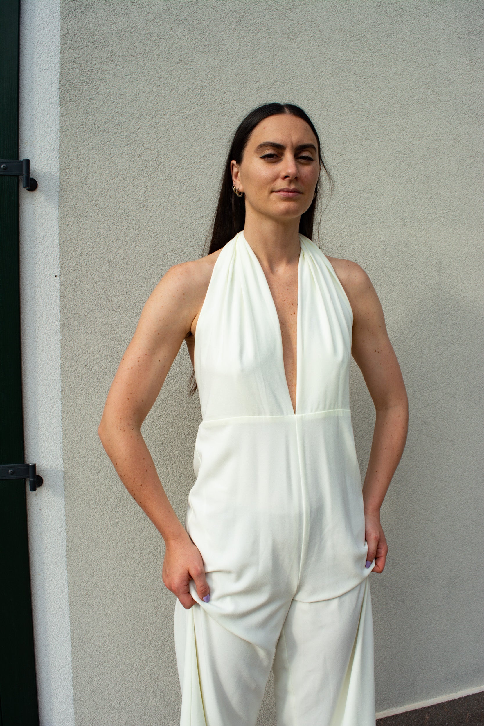 Jumpsuit lunga allacciata al collo