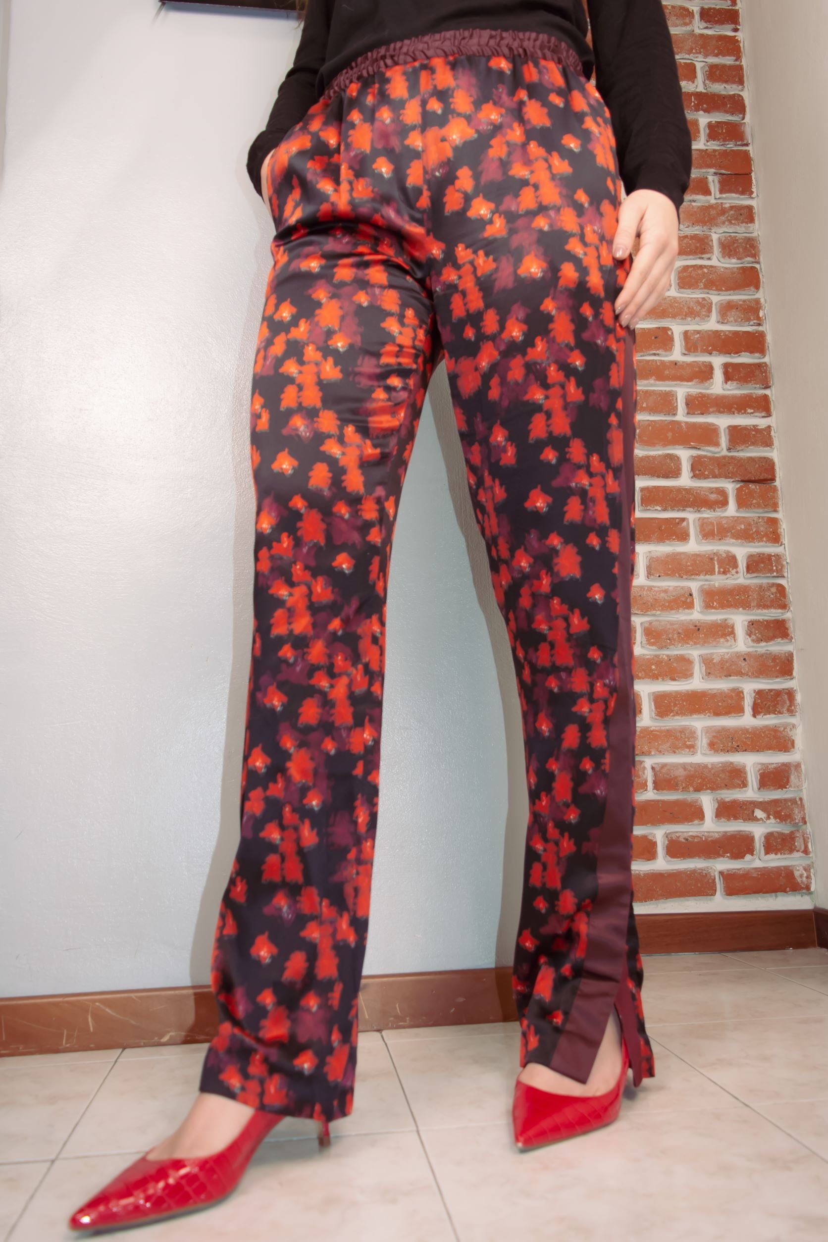 Pantaloni jogger a fiori